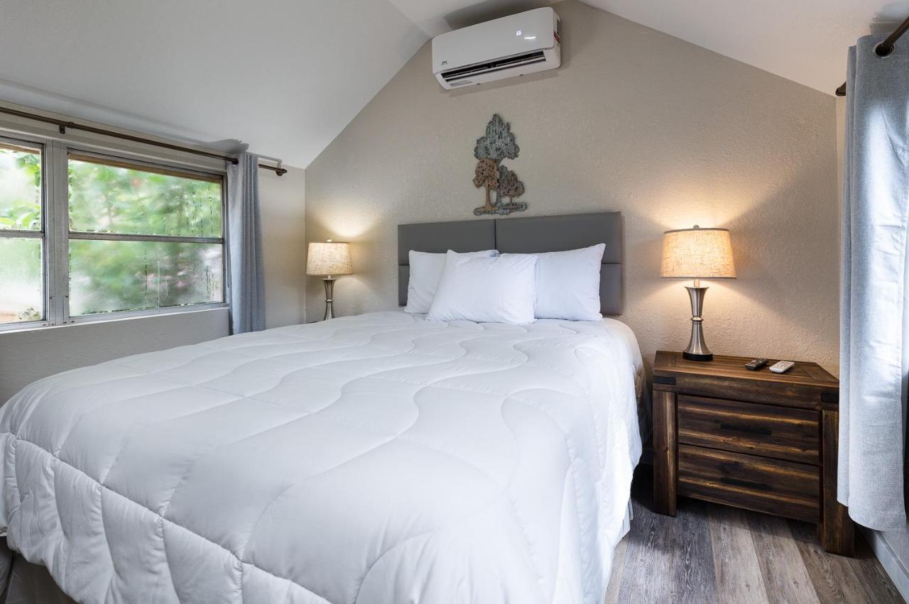 Idlewild Lodge And Rv Park Lake Panasoffkee Екстер'єр фото