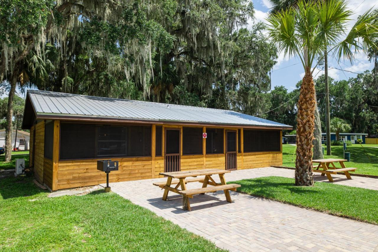 Idlewild Lodge And Rv Park Lake Panasoffkee Екстер'єр фото